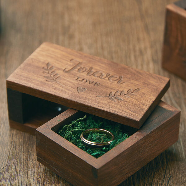 this box adds a touch of sophistication to your ceremony. Perfect for weddings