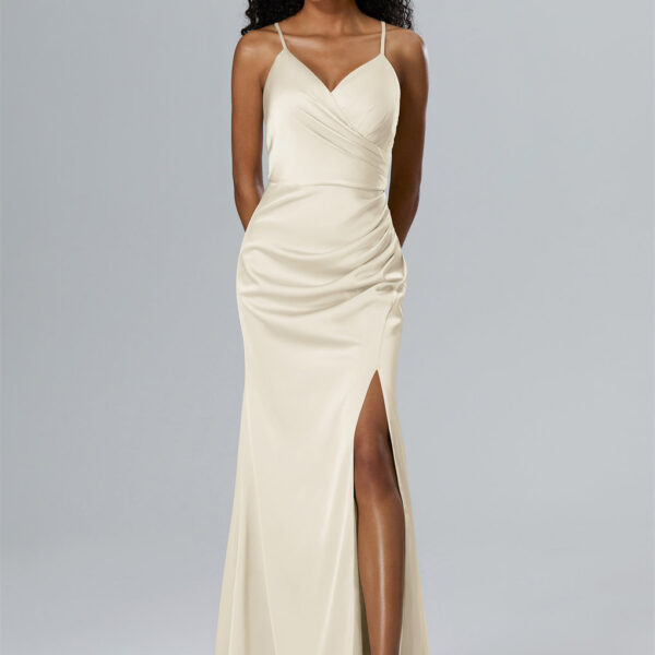your wardrobe needs an update with this floor-length bridesmaid dress. With a delicate v-neckline and mermaid silhouette