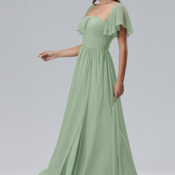 floor-length and side-slit hem of the Jagir dress give an attractive look. The delicate fabric floats effortlessly