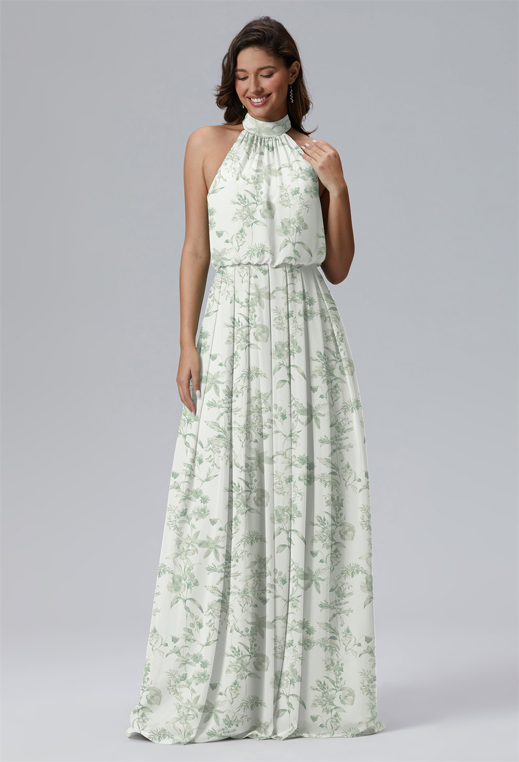 highlighting her feminine charm.