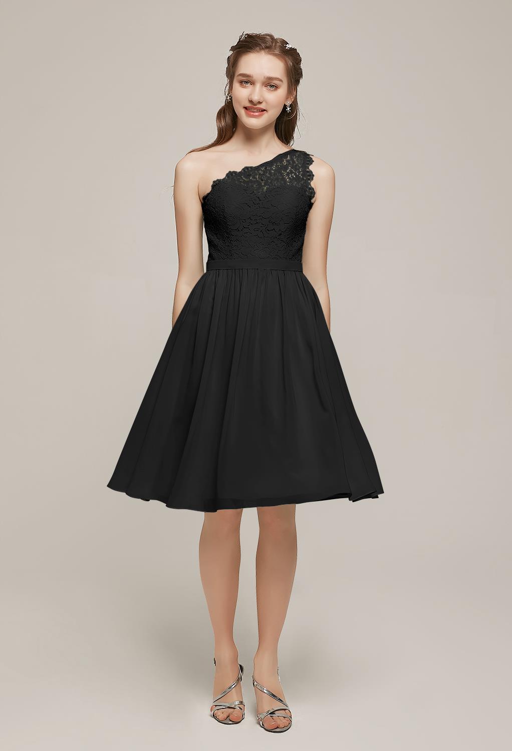 The charming design of the Wallis dress makes it an elegant option for any event or occasion. Select your favorite color and size from the wide range of options and in no time at all you'll be ready to dance the night away. The dress makes a fun c