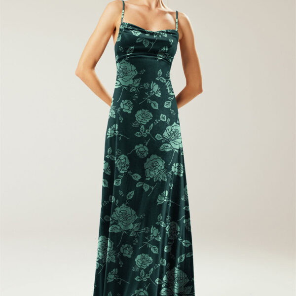 then you'd love the AW Tuanku Dress because it is designed with a top-notch velvet m