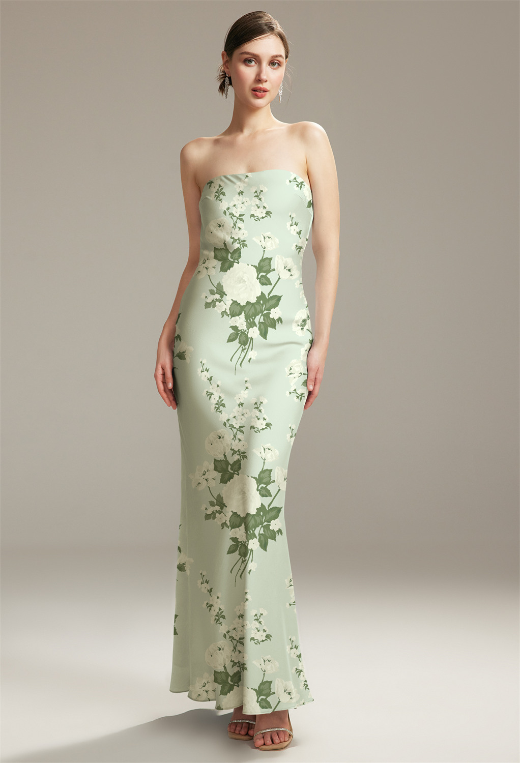 this dress will make any bridesmaid feel like a star. Elevate your look with its