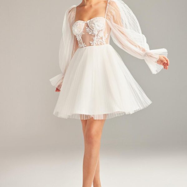 and the sweetheart neckline yells Princess! Made with a