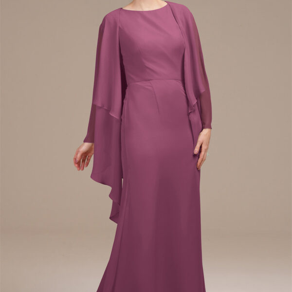 which creates a universally flattering shape that suits every figure. The bateau neckline offers a wide