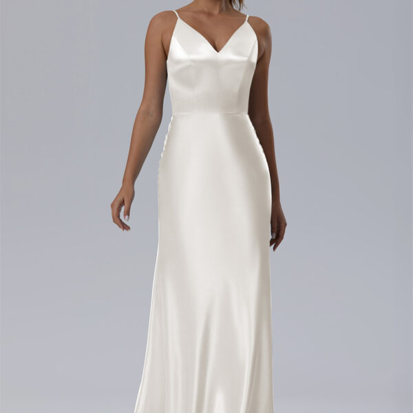 The sweatheart satin bridesmaid dress is a perfect mix of chic and charm. It has a halter neckline and a side-slit hem designed to make you shine in the party.