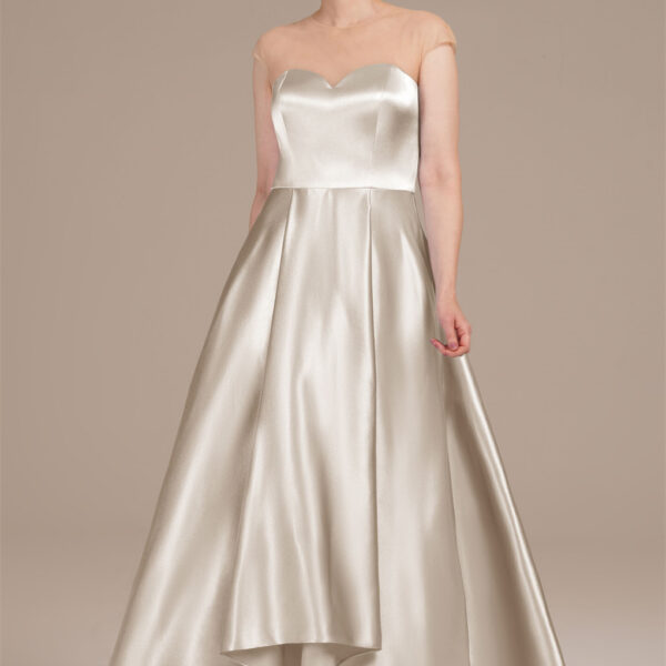 offering both elegance and security. Made from shimmering cryst