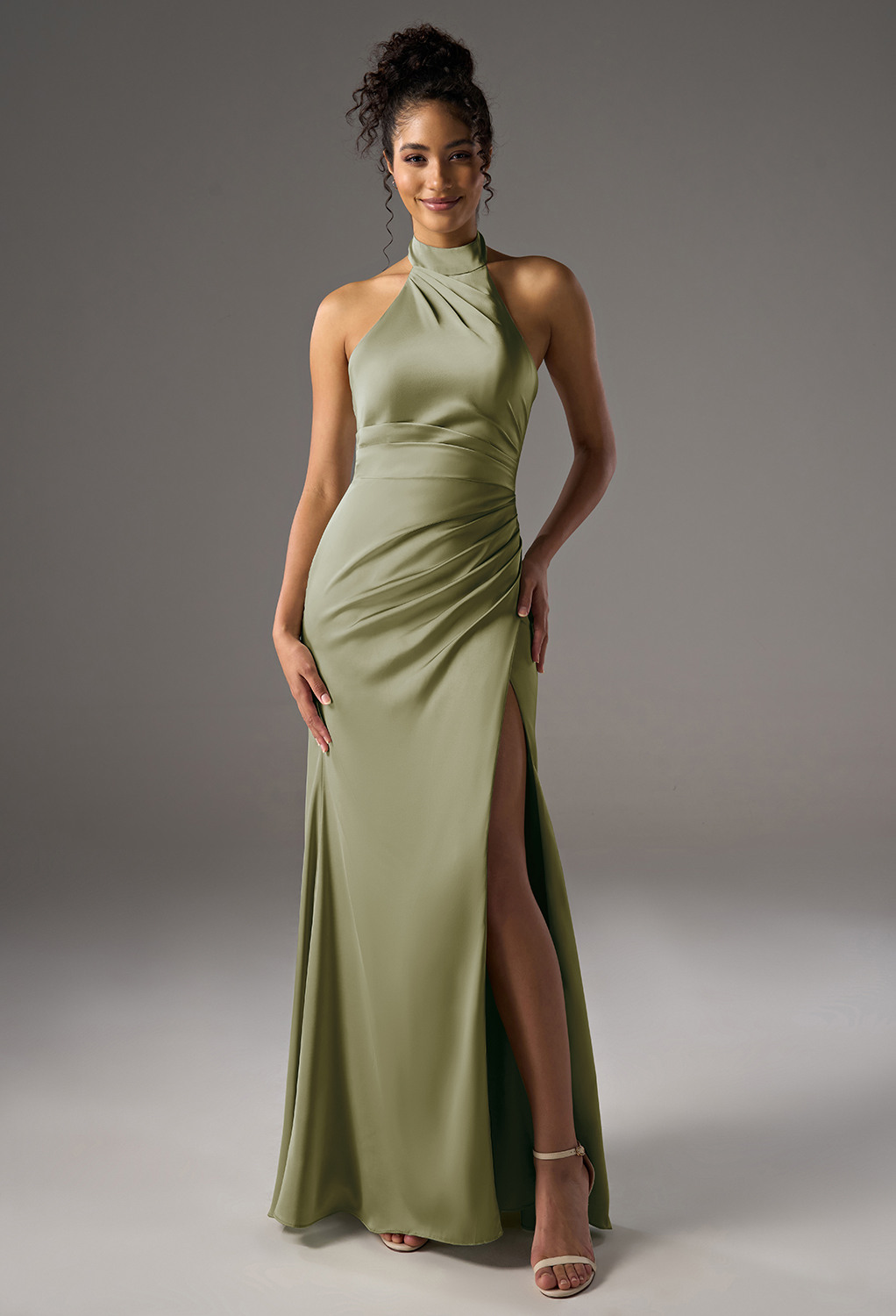 sleeveless bridesmaid dress with a turtleneck neckline and a mermaid silhouette. This dress is perfect for formal occasions such as weddings and proms. It can also be customized to fit your specific needs.