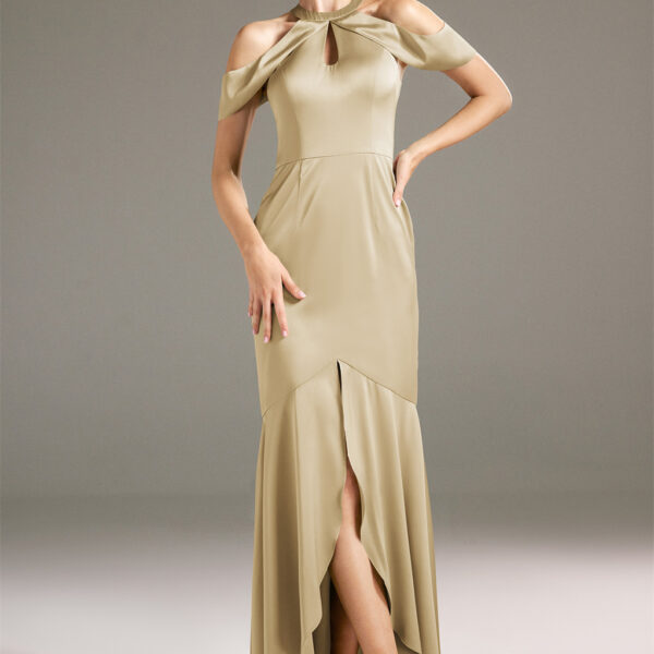 AW Flavia is an exceptionally endearing bridesmaid dress flawlessly fit for a modern-traditional wedding. Its details have its wearer full of grandeur. This floor-length halter neck bridesmaid dress is finely crafted from satin charmeuse. It features cut-