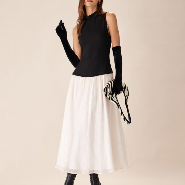 Fabric:This Contrasting Maxi Dress is made of Polyester and Spandex. Polyester is an artificial fiber that feels soft