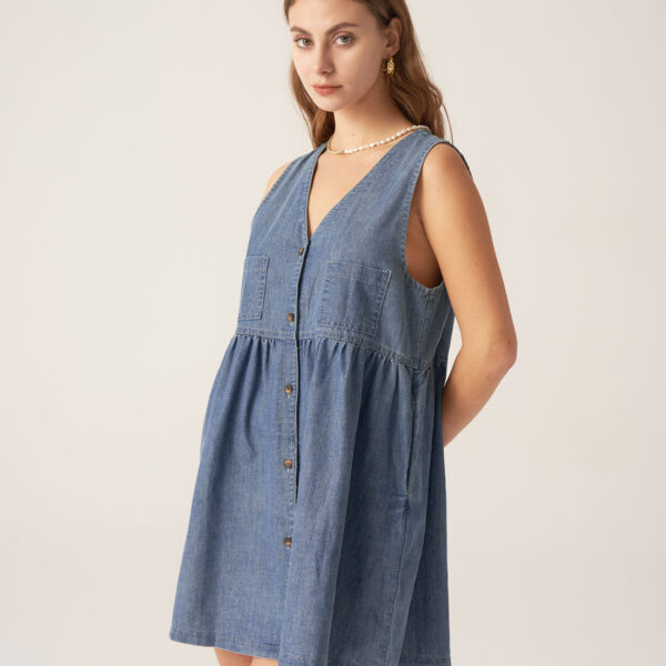 Occasion: Daily Fabric Stretch: No Stretch Waist: Natural Waisted Embellishment: Button