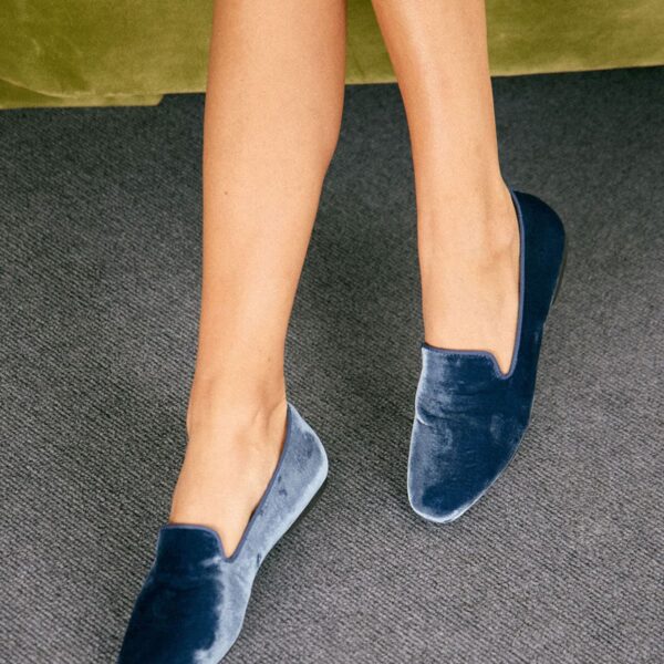 Enfiis Velvet Loafer Flats