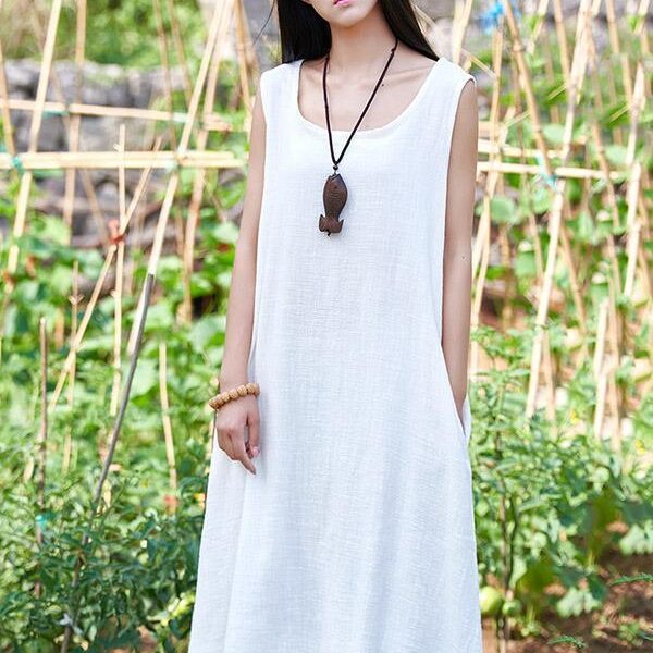 (We have provided this item's measurements to help you decide which size to buy.)    (Units/Inches)    Size   Bust   Shoulder   Length     S   35.4   13.4   40.9     M   39.3   15.0   44.1        (Uni