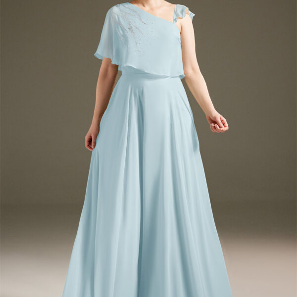 AW Nellie carries a natural light of heavenly endearing beauty that makes every mother feel fascinating and look golden. It is designed from exquisite chiffon and features a bodice with a harmonious blend of asymmetrical cape one-shoulder and a single str
