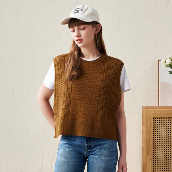 Fabric: 100% Wool Premium Quality Knit Fabric:Made from high-quality wool