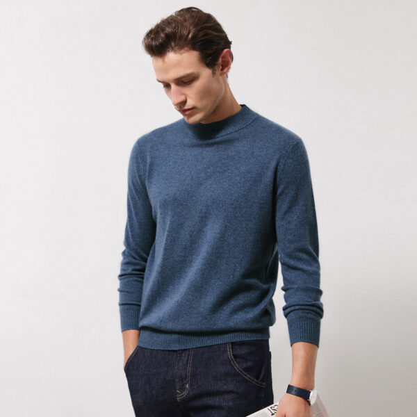 Luxurious 100% cashmere sweater with a warm half-high collar