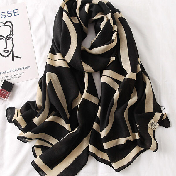 Printed Stylish Sun-Proof Silk Scarf CREAMY+BLACK-FREE SIZE SkuCY-!67549MaterialPolyester FeaturePrinting