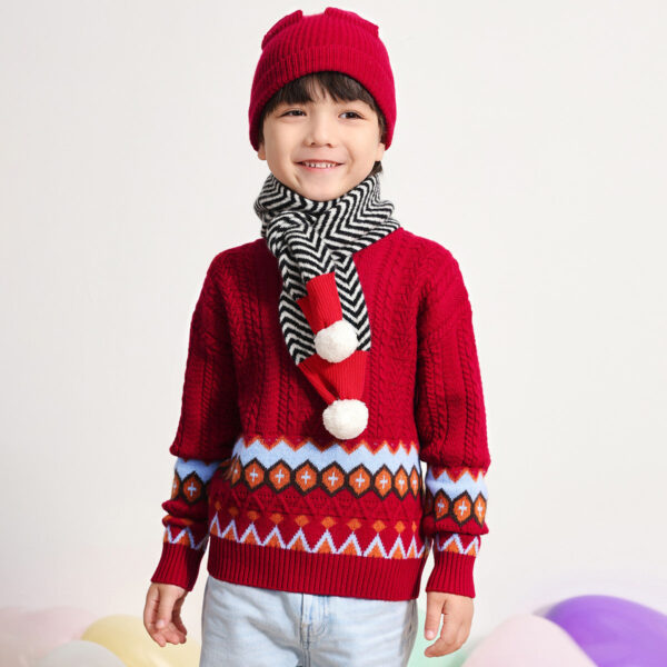 Fabric: Crafted from 100% wool