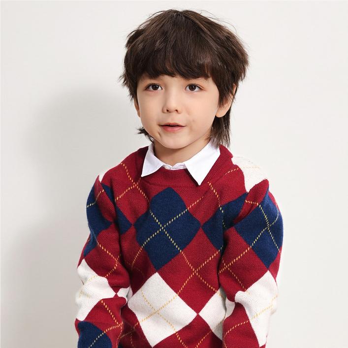Fabric:Crafted from 100% premium wool