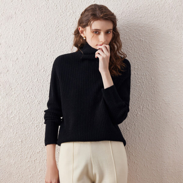 Fabric: Crafted from 100% wool