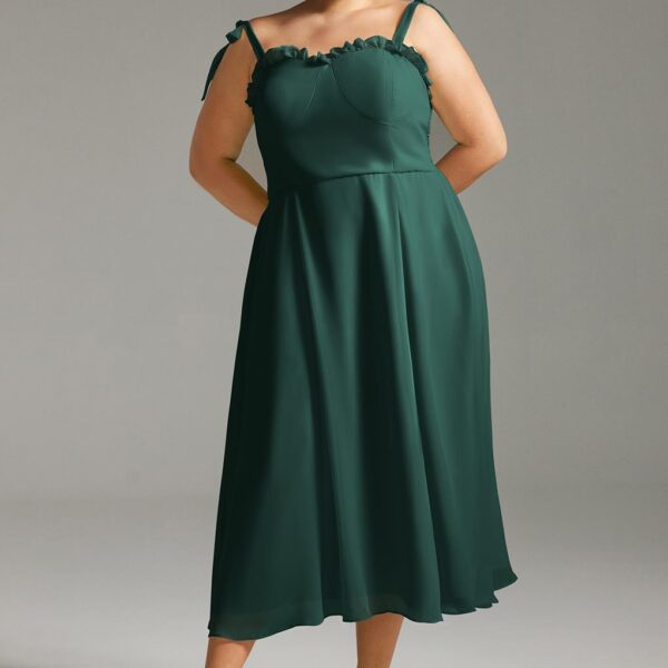 The AW Alexia bridesmaid dress is an A-line piece designed with high-quality chiffon fabric thats perfect for the bride's besties. AW Alexia is unique for having an elastic back and features an A-line silhouette and a side zipper. Its bodice is ma