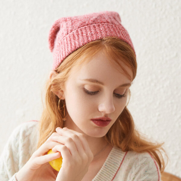 Elevate your winter wardrobe with our Soft Knit Slouchy Beanie. Crafted from 100% premium cashmere
