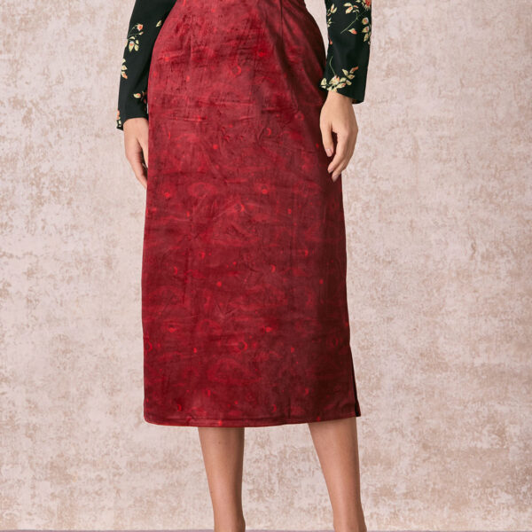 Details:- Wine Red- Daily- Vintage- Print- Button- Slit- Zipper Fly- High Waisted- Regular Fit- 100% PolyesterFabric:This Printed Skirt is made of Polyester. Polyester is an artificial fiber that feels soft