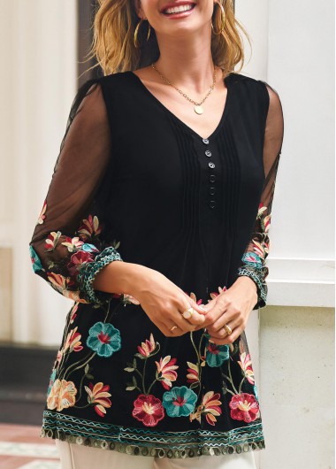 Embroidered Crinkle Chest V Neck 3/4 Sleeve Blouse
