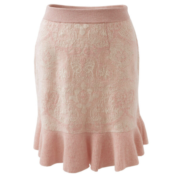 Fabric:100% Cashmere Ruffled Hemline:The ruffled hemline adds a touch of femininity and playful charm