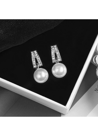Pearl Detail White Round Geometric Pattern Earrings