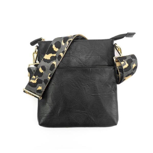 Create your ideal bag with ease! Select your preferred color Chloe crossbody bag and then choose your favorite strap to complete the perfect bag. Each strap is interchangeable! The Threaded Pear's exquisite Chloe faux leather Crossbody is the go-to bag fo