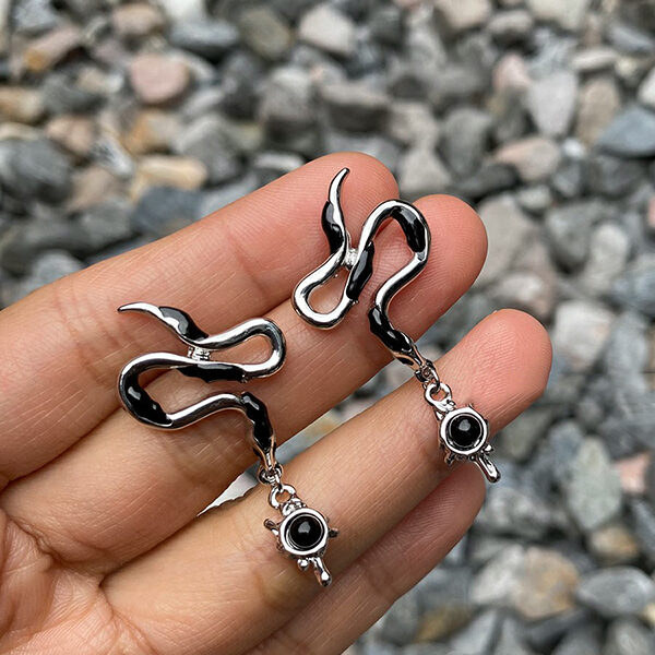 SkuCY-!114153MaterialAlloy FeatureSnake Shape OccasionOriginal Creation