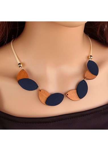 Navy Geometric Oval Design Wood Necklace