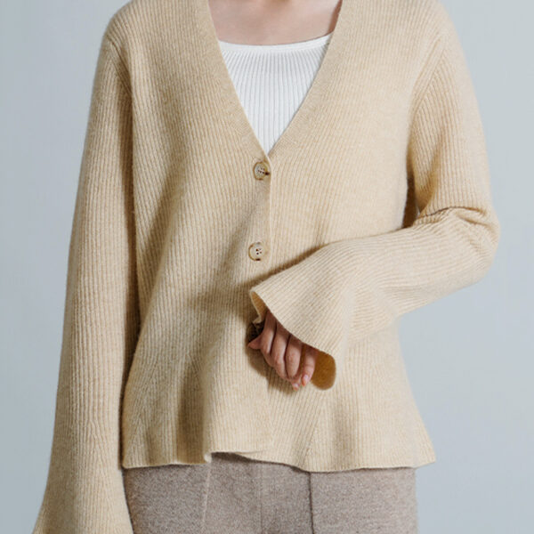 SkuCY-!111621Material100% CASHMERE StyleFlared Sleeves FeatureButtoned