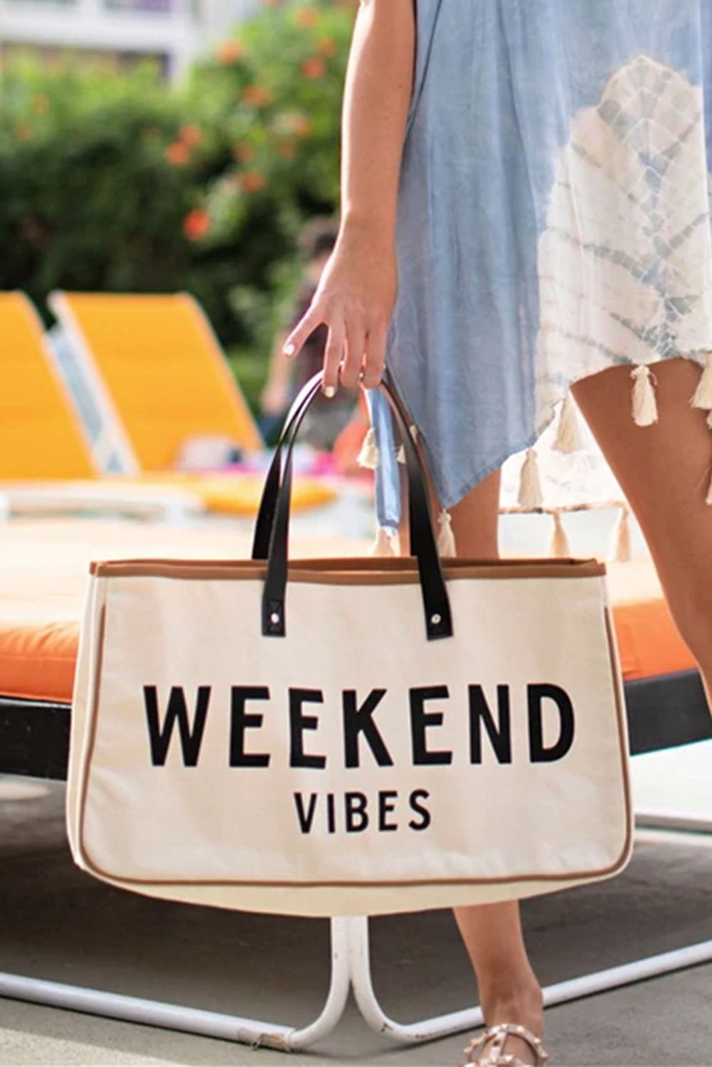  Rock your weekend with this Alicia WEEKEND VIBES Canvas Tote! You'll love the fresh