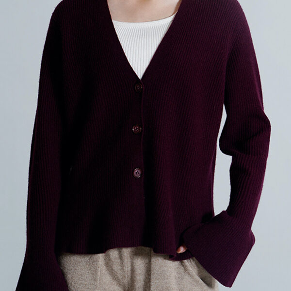 SkuCY-!111621Material100% CASHMERE StyleFlared Sleeves FeatureButtoned