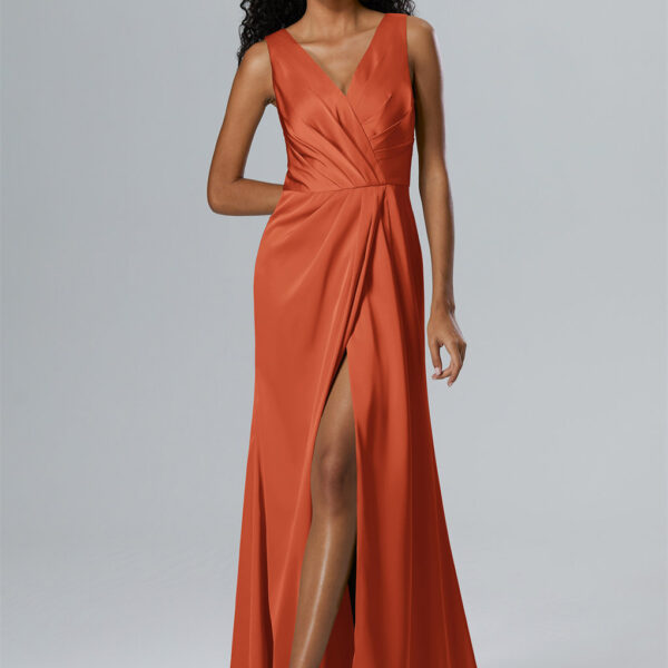 Ready to shine at your next event? Our floor-length satin bridesmaid dress is the one for you! It features a V-neck for a touch of allure and a mermaid silhouette that hugs all the right places.