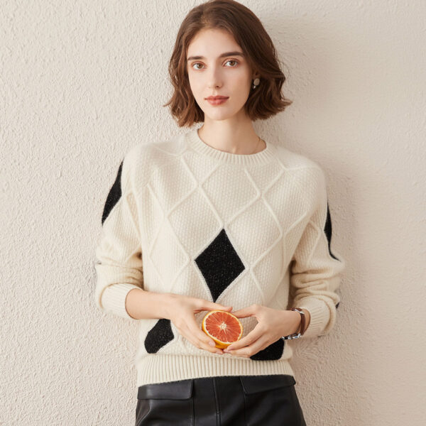 Fabric:•Cashmere Portion: Made from 100% pure cashmere