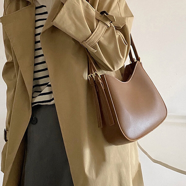 SkuCY-!112946MaterialPU FeatureSolid Color OccasionCasual