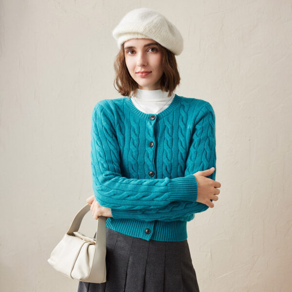 Elevate your wardrobe with our Cozy Cable Knit Button-Up Cardigan