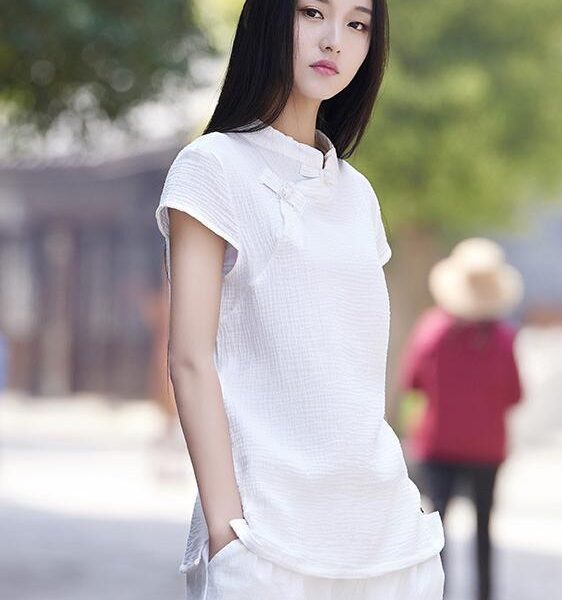 (We have provided this item's measurements to help you decide which size to buy.)    (Units/Inches)    Size   Bust   Shoulder   Length     Free Size   36.2   15.7   24.8        (Units/Centimeters)