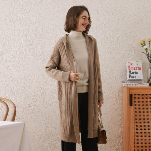 Material：Crafted from high-quality 100% cashmere fabric