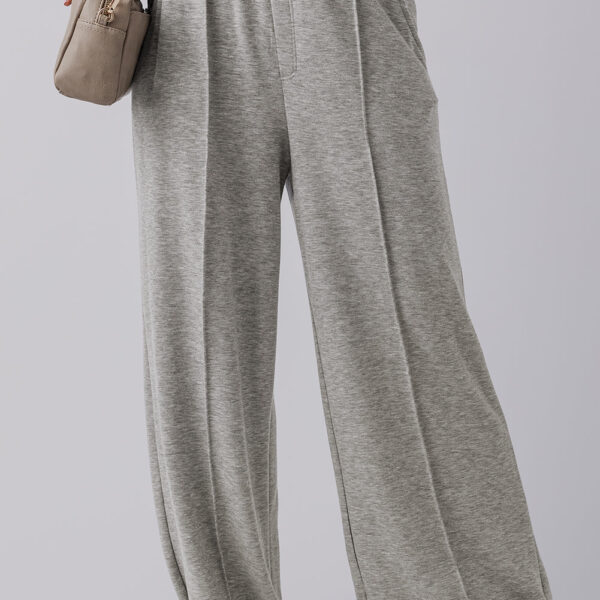 These pants feature a mid-seam for slimming and a touch of visual pizzazz. The wide-leg cut provides both comfort and fashion