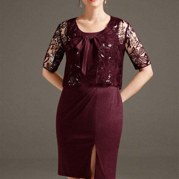 AW Glenna excellently explore modern classy designs with an elegant aesthetics for a chic mom. This knee-length dress is crafted from exquisite glitter mesh. It begins with a jewel neckline sweetly designed on a sleeveless bodice. Its ruched waistline flo