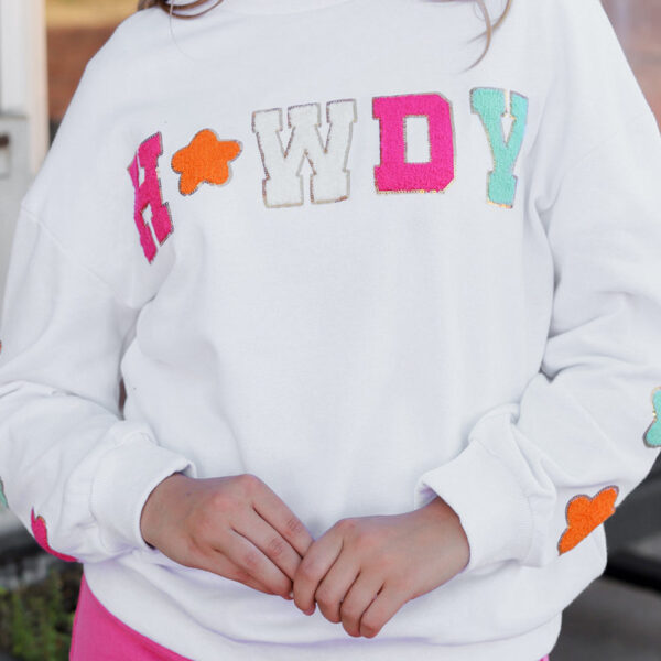 Add some fashionable twist to your wardrobe with this pullover sweatshirtThe glittering “HOWDY” graphic gives a touch of glam to any outfitThe star patterns on the sleeves bring a cute and childlike feelPairing with shorts or jeans