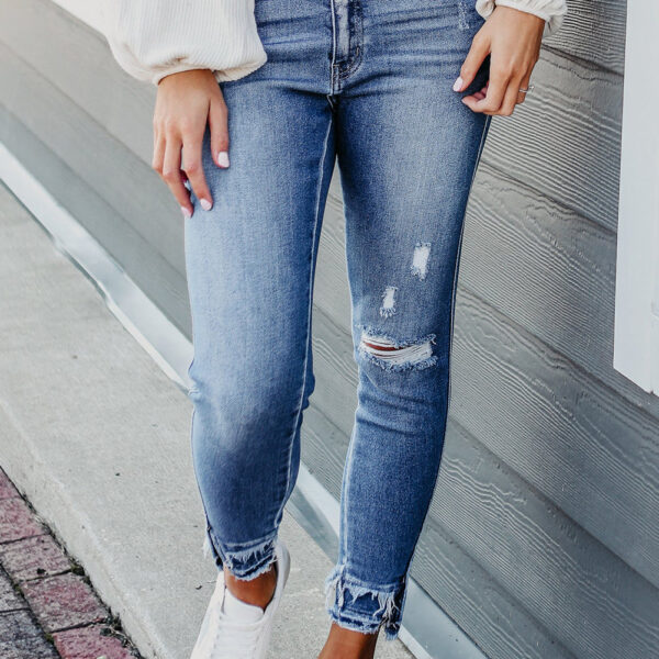 Get ready to fall head over heels for these women's jeans! You'll be obsessed with the vintage vibes of the unique distressed style. The ankle length gives these jeans an extra fashionable touch