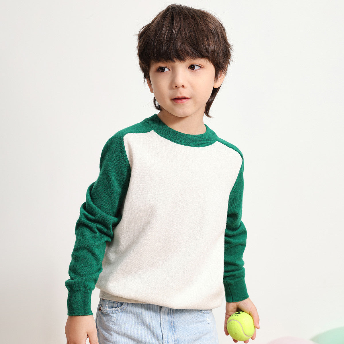 Fabric: Crafted from 100% premium wool