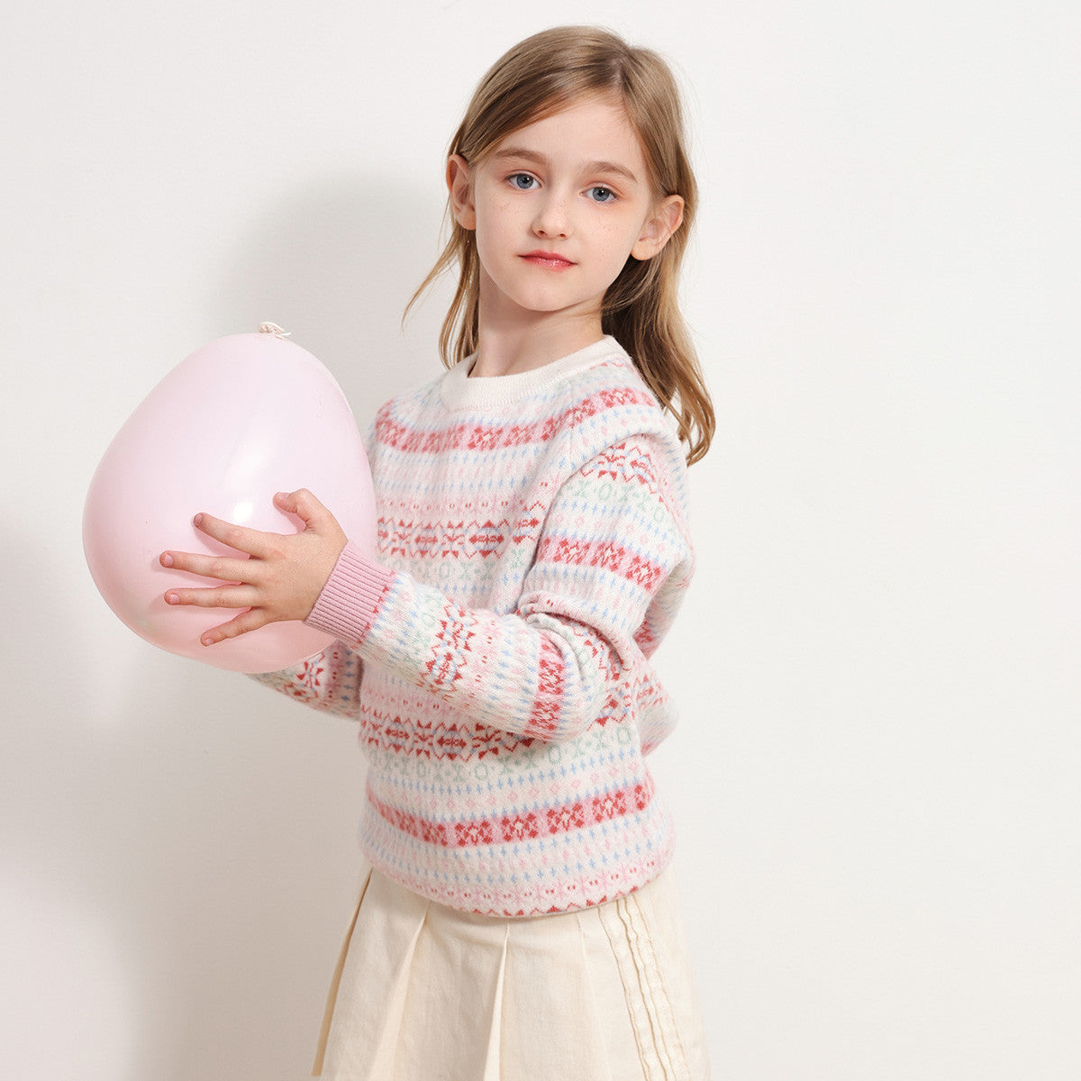Fabric: Made from pure 100% wool