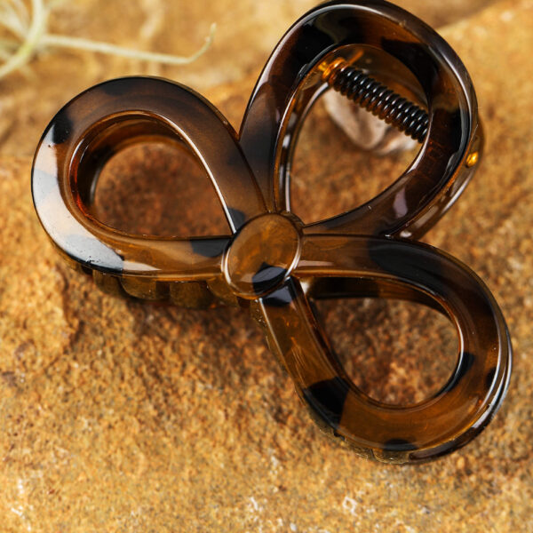 Amp up your 'do with a wild leopard print! Our hollow out