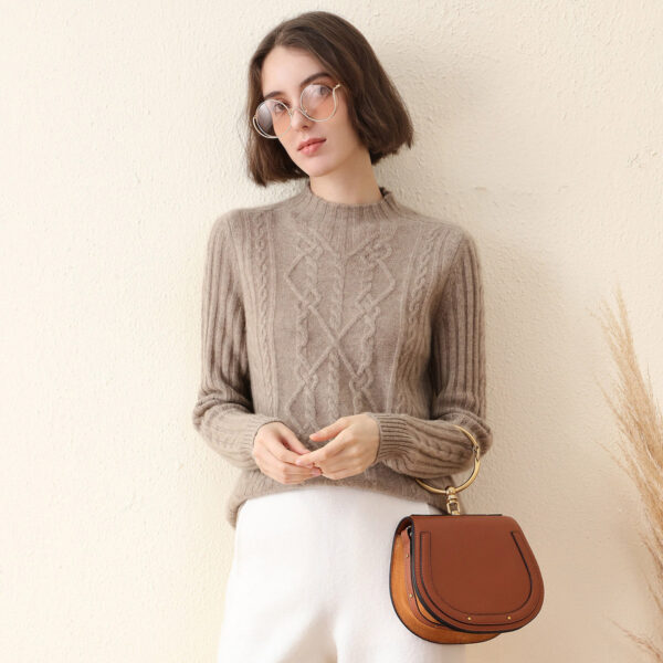 Material: 100% Cashmere 7-Gauge Thickened Knit：This sweater is crafted with a 7-gauge thickened knit